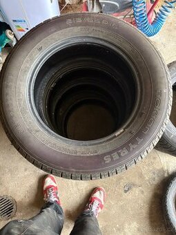 Pneu 215/65r16