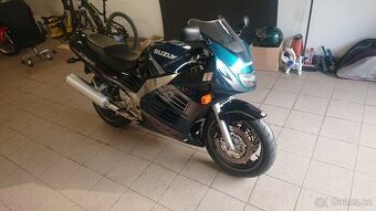 Suzuki RF 900 R