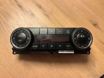 Digitální ovládací panel klimatizace Mercedes