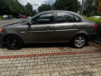 Auto hyundai