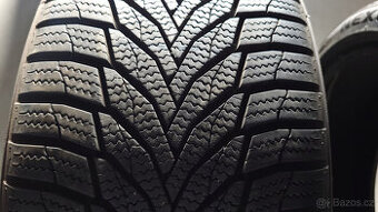 Téměř nové zimní pneu Nexen 215/40/18 XL, sada, DOT1623