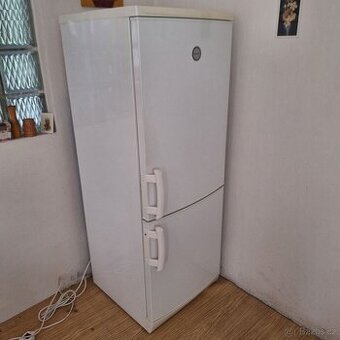 Electrolux A+ lednice 2-dvéřová velký mrazák