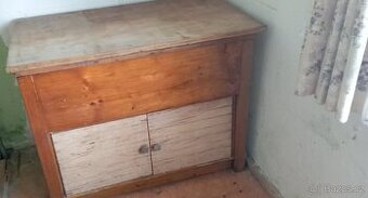 Starožitná kuchyňska skřinka