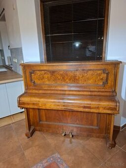 Prodám historické pianino Petrof