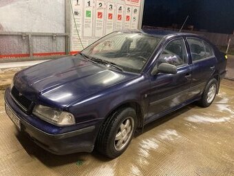Škoda Octavia 1.9 SDI 50 KW Tažné ALU kola. Zimní pneu