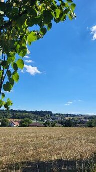 Krasny pozemek s vyhledem, jen pár minut od Prahy