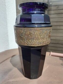 Prodám starožitnou vázu Moser.