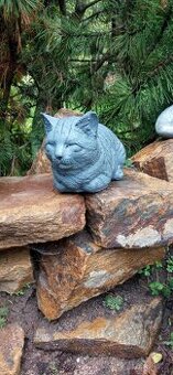 Zahradní dekorace- Dřímající koťátko šedé