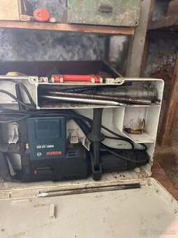 Montážní sady ,kango Bosch bez aku , hydraulické zvedáky aj.