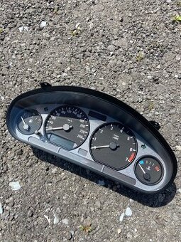 Budíky bmw 323ti compact