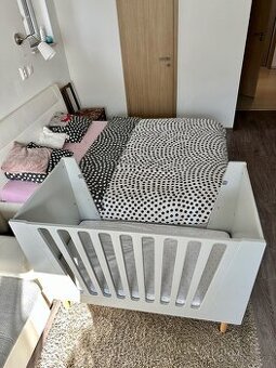 Dětská postýlka DONE BY DEER 120 × 60 cm – šedá