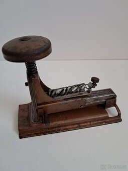 Starodávná sešívačka