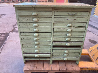 Skříňka zásuvková stará dílenská, industriální za 3.000 kč