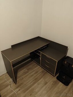 Psací stůl