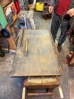 Pila kombinovaná s hoblovkou