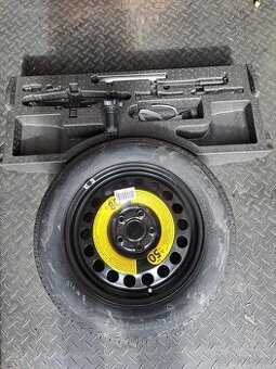 Vložka nářadí kolem rezervy VW Touran (2015 - ) zvedák klíč