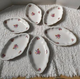 Porcelánové oválné talířky