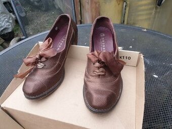 Dámské boty  na klínku Neosens