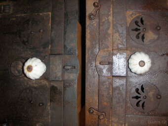 Kachlová kamna krb dviřka s troubou porcelanový uchyt popis