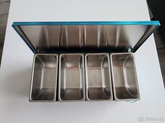 Nerezový zásobník na ingredience / koření s víkem – 4 nádoby