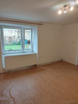 Pronájem 2+1 v Lišově bez RK