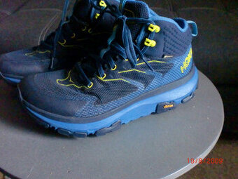 Hoka one