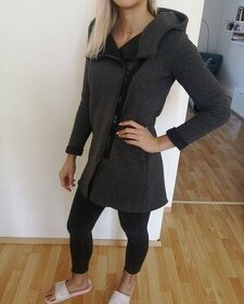 Mikina s kapucí zn. Reserved