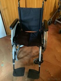 Invalidní mechanický vozík - 1