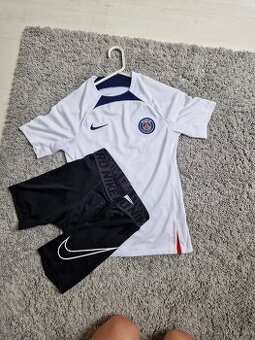 Triko a kratasy NIKE pro