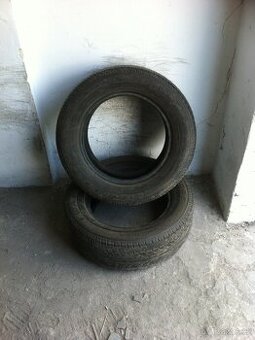 Celoroční Pneu 215/60R15