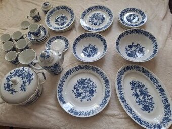 sada staré porcelánu, pravý cibulák