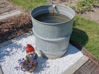 Prodám dvě plechové bečky (200 l)