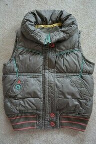 Khaki vesta vel. 116 next
