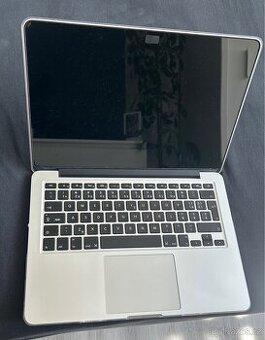 Macbook Pro 2013 13" + myš magic mouse