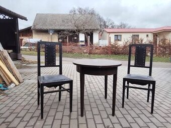 Starý stůl + 2 židle