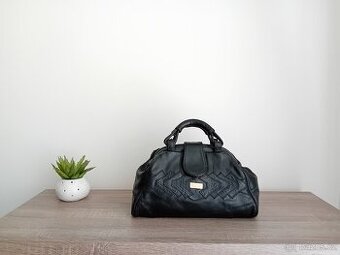 By Valentinos dámská vintage kabelka kožená