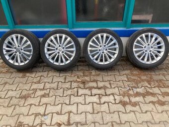 Prodám originál ALU R18 . 5x112 rozteč ( letní pneu )