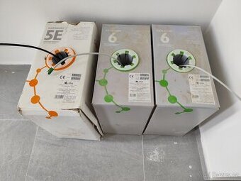 Zbytky ze stavby elektro materiál