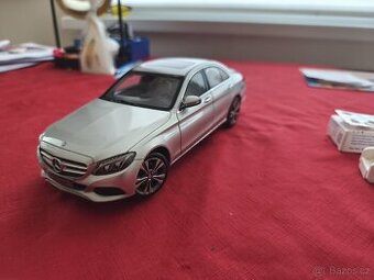 Mercedes Benz C Klasse,1:18,Norev, pouze vystaveno.