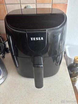 Horkovzdušná friteza Tesla