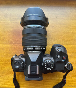 Prodám fototechniku OM System/Olympus a mezikroužky Kenko