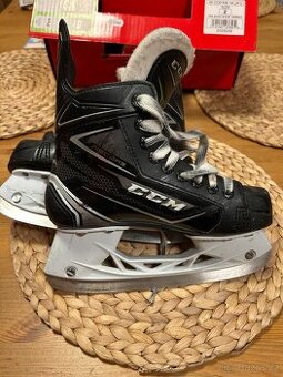 Brusle CCM Ribcor 74K JR