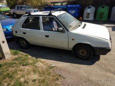 škoda favorit-prodám díly-vše vymontováno