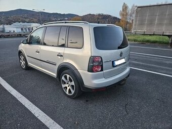Volkswagen Touran CROSS 1.4TSI