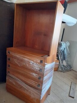 Obývací stěna dýhovaná