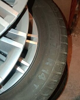 Zimní 165/70 R14 včetně disků