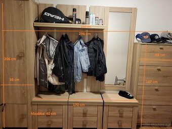 Předsíňová stěna