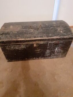 Starožitný, vojenský  kufr