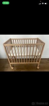 Dřevěná postýlka