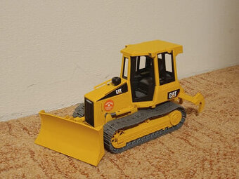 Buldozer CATERPILLAR